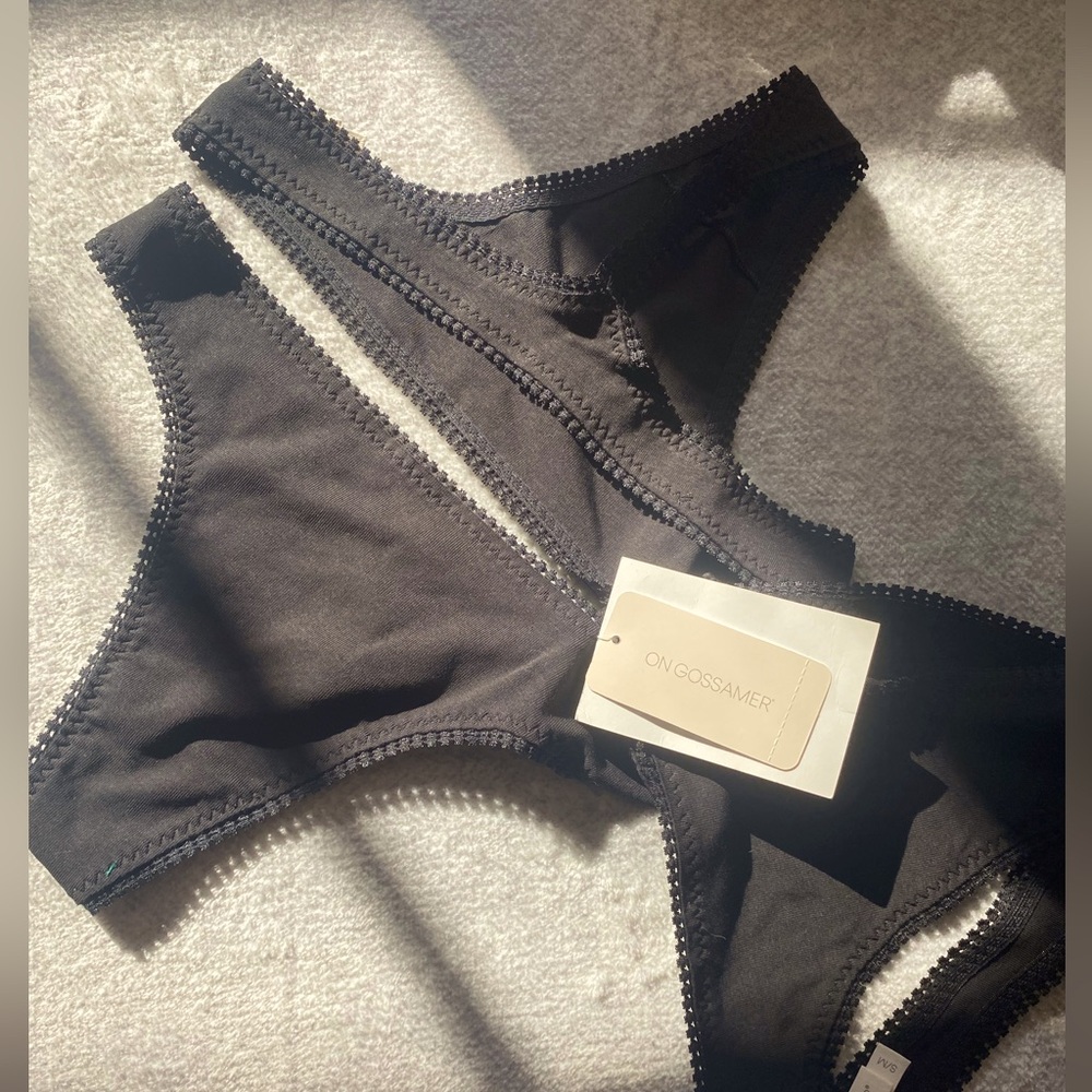 Women’s Black Cotton Thong by On Gossamer